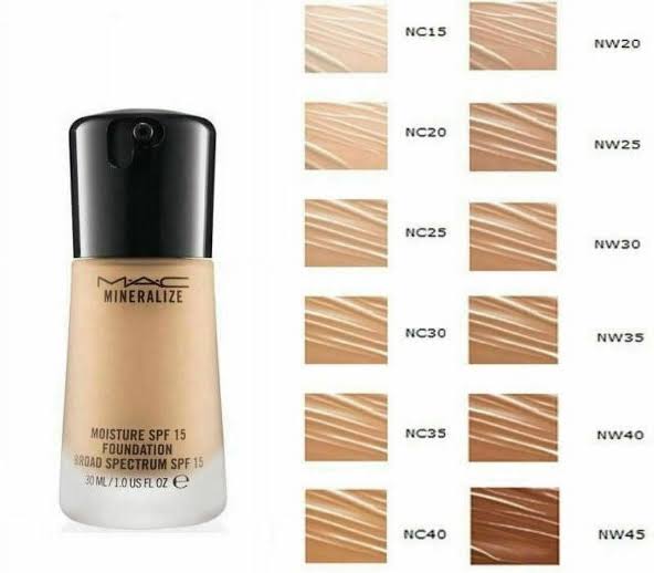 MAC Mineralize Moisture SPF15 Foundation