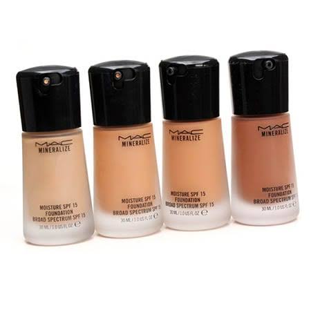 MAC Mineralize Moisture SPF15 Foundation